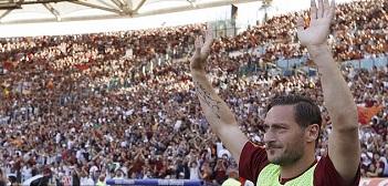 Francesco Totti crying at the end of his last match